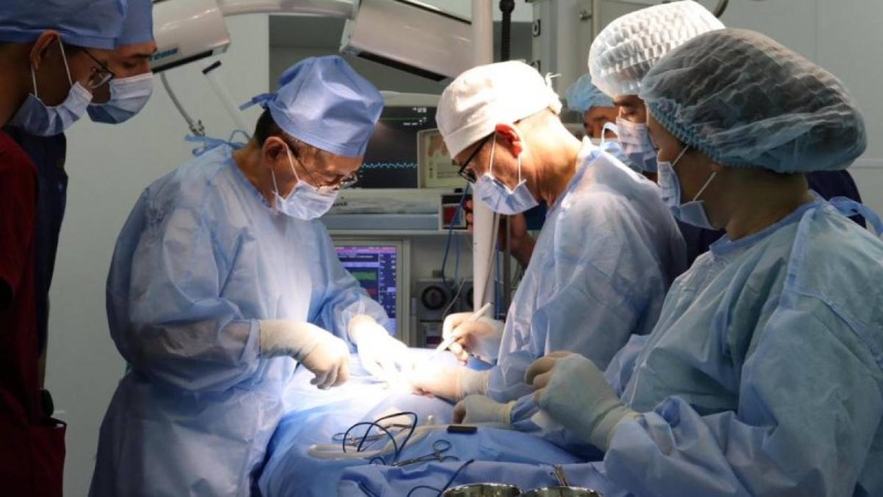 Алматыда кішкентай бала 31 магнит жұтып қойған