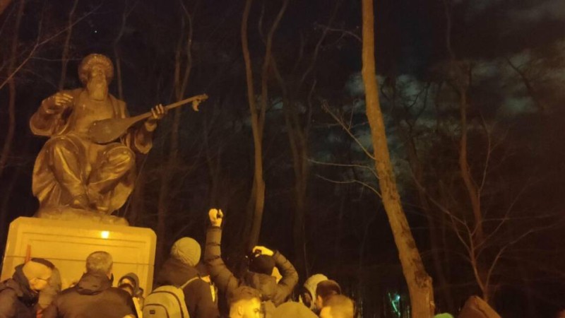 Киевтегі Жамбыл Жабаевтың ескерткіші сүрілмейтін болды