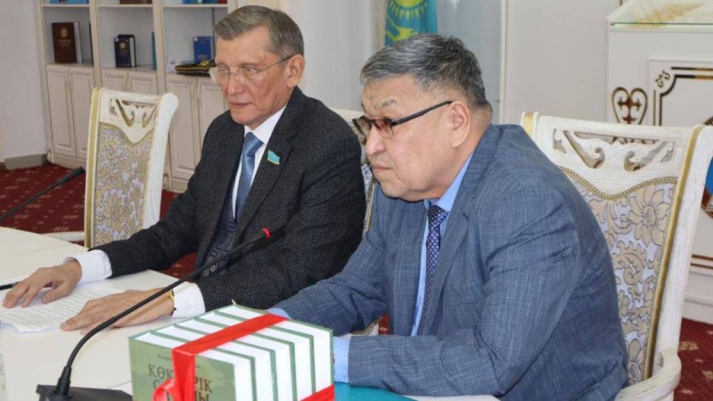 ҚР Ұлттық академиялық кітапханасында Жолтай Әлмашұлының жаңа кітаптары таныстырылды