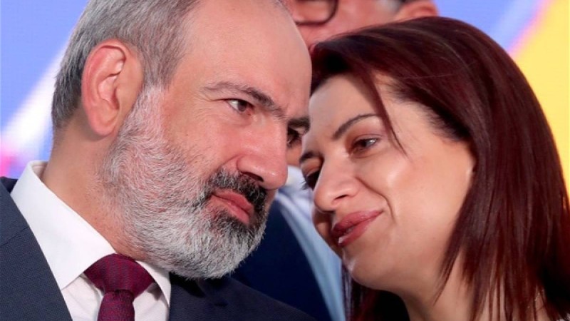 Армения Премьер-министрі әйелімен ажырасып кетті