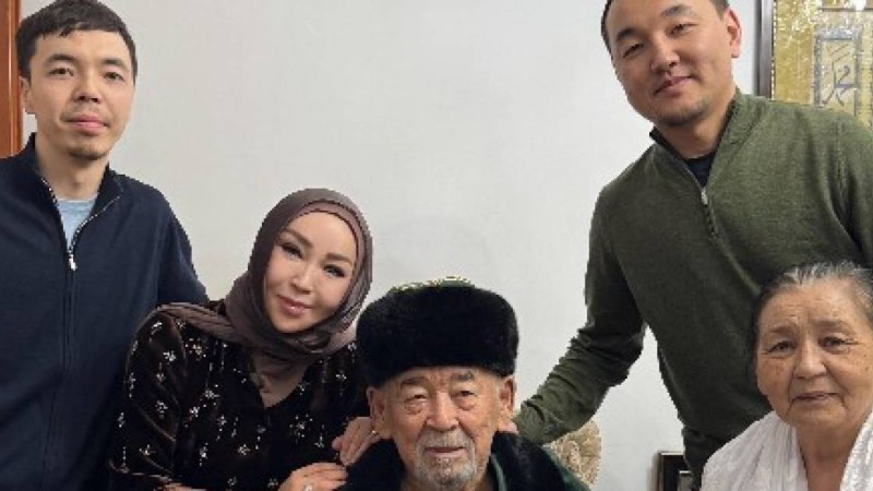 "Ақ батасын берді": Айнұр Тұрсынбаева ұстазы Жүрсін Ерман туралы қуанышты хабарды жеткізді (ВИДЕО)