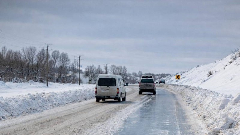 Қысқы күтім талапқа сай емес: республикалық жолдарды мұз басқан