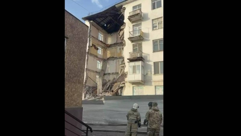 Балқашта тұрғын үйдің бір бөлігі опырылып түсті