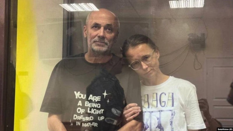 Ресейде соғысқа қарсы парақшалар үшін сотталған суретші колонияда қайтыс болды