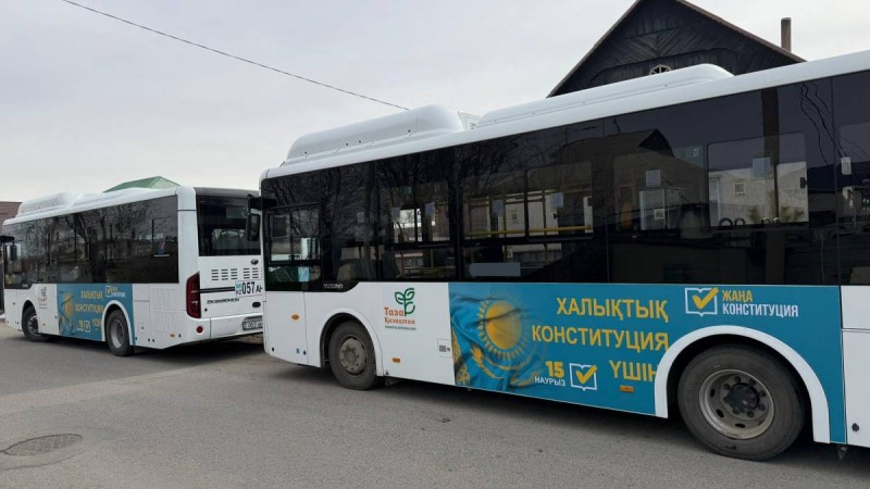 Қазақстан бойынша автобустар жаңа Конституция жобасы туралы ақпараттар алу алаңына айналды