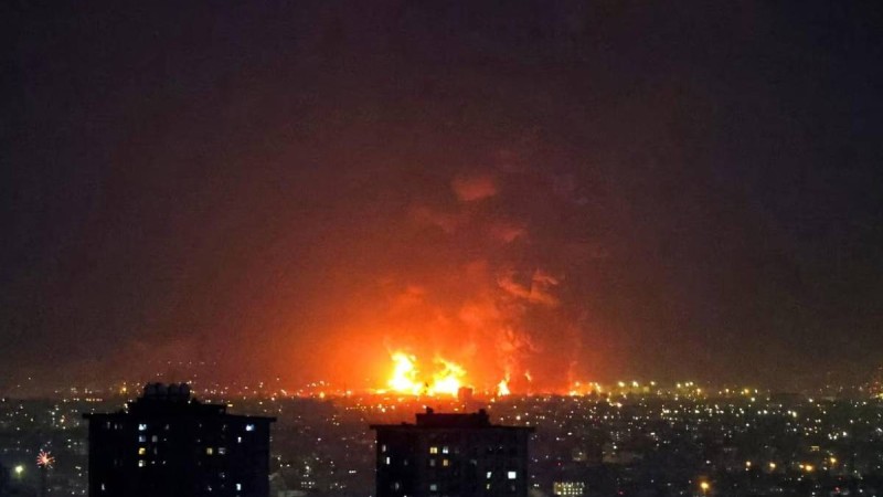 Израиль Ирандағы мұнай нысандарына соққы бере бастады