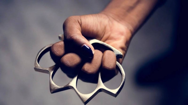 Таразда мектеп оқушылары тоғызыншы сынып оқушысын топ болып соққыға жыққан