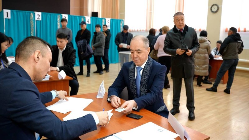 БҚО әкімі Нариман Төреғалиев референдумда дауыс берді