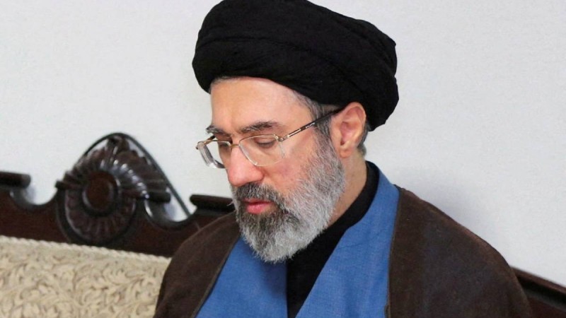 Хаменей аяғынан айрылған және комада жатыр – шетелдік БАҚ