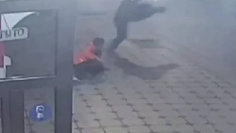 Алматыда белгісіз ер адам 12 жасар балаға пышақпен қоқан-лоқы көрсетіп, гитарасын тартып алды