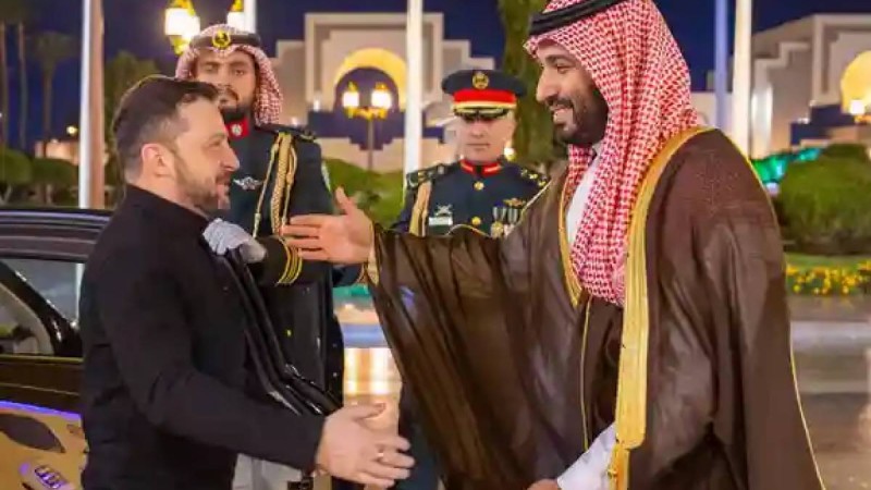 Зеленский Сауд Арабиясына құпия сапармен барды