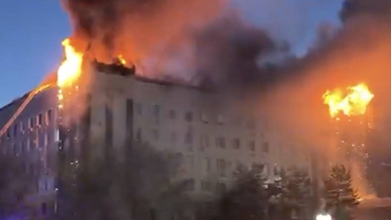 Ақтөбе әкімдігіндегі өрт сөндірілді: қасақана өртелуі мүмкін бе?