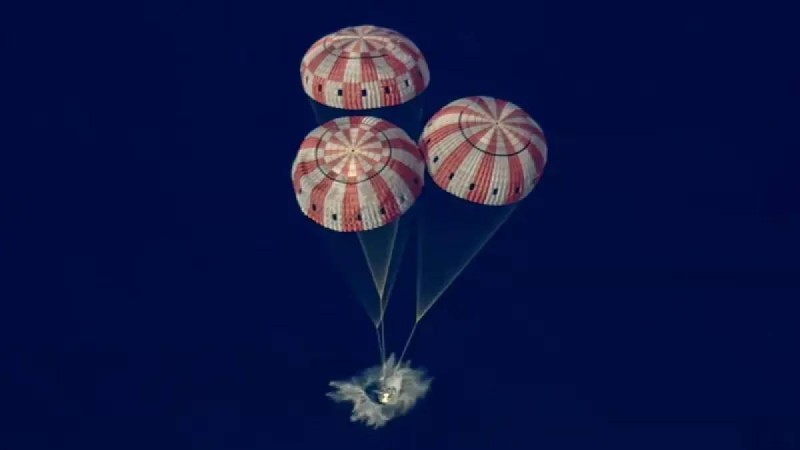 Айға аттанған ғарышкерлер араға 10 күн салып жерге аман-есен оралды