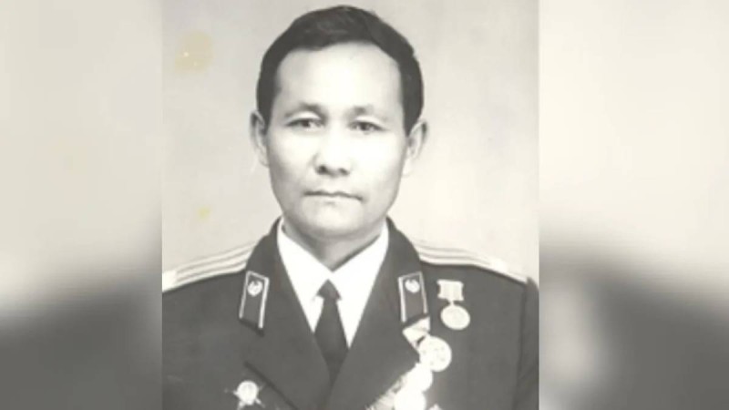Тоқаев Соғыс ардагеріне «Халық қаһарманы» атағын берді
