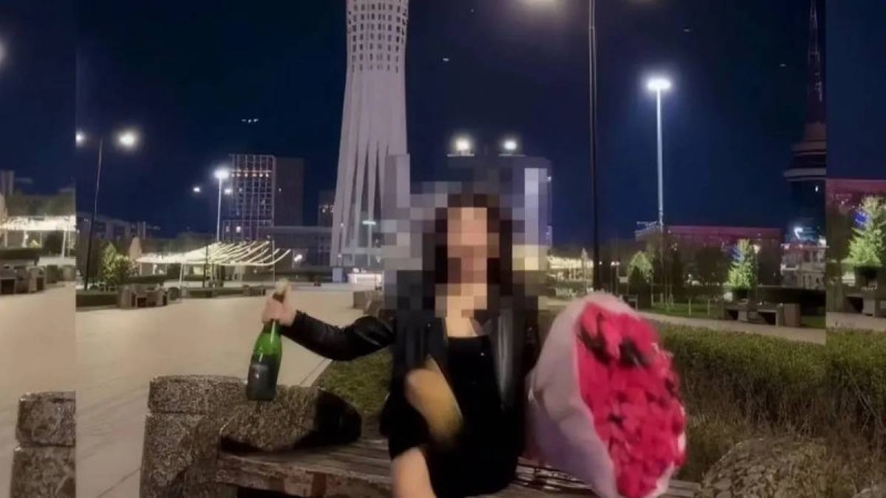 Астанада "Бәйтерек" маңында шампан атқан блогер айыппұл арқалады