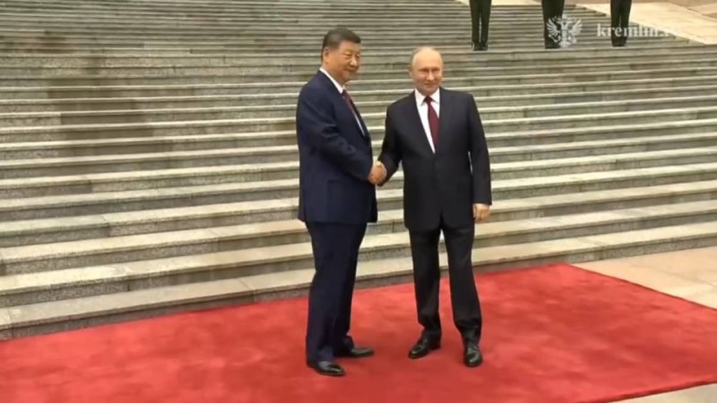 Трамптың сапарынан кейін Си Цзиньпин Путинді қабылдады
