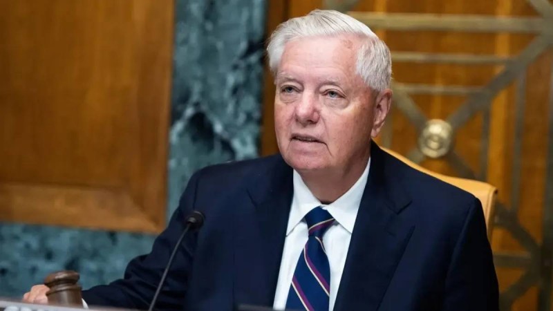 Киев сапарынан кейін: Трамптың жақын серігі қайтыс болды