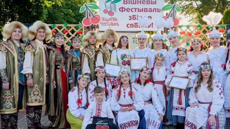 Сүйінбай филармониясы Беларусьтағы халықаралық этнофестивальде қазақ өнерін паш етті