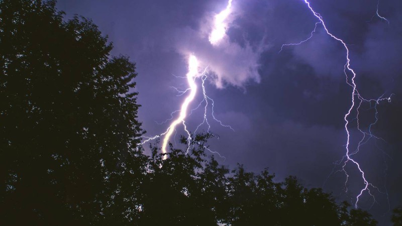 Атырауда +42 градусқа дейін ыстық, шығыста найзағай: 28 шілдеге арналған ауа райы болжамы