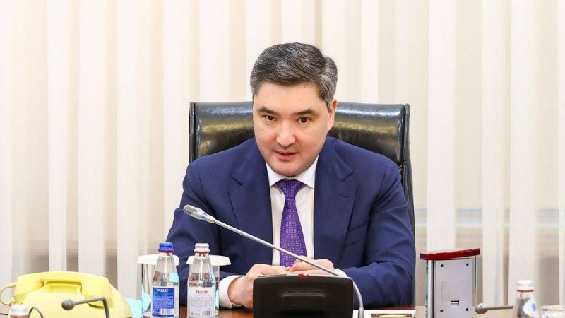 "Жұмыс істегісі келген адам жұмыс табады": Бектенов пен Еңбек министрі Қазақстандағы еңбек нарығы туралы айтты