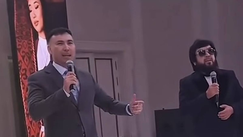 Бекболат Тілеухан қайта ән айтып көзге түсті