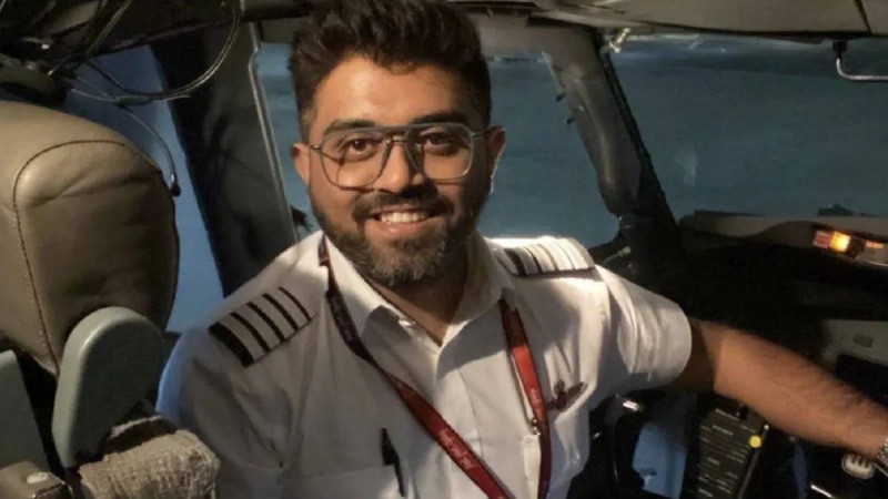 "Көзім көрмей қалды": Flydubai ұшқышы Нетаньяхуға әуедегі оқиғаны айтып берді