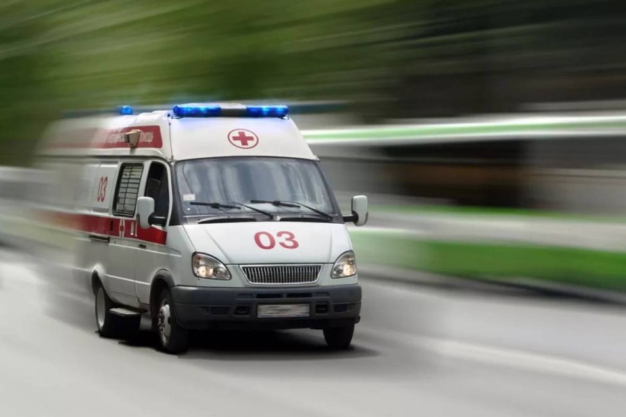 Астанада көпқабатты үйдің ауласында көлік кішкентай баланы қағып кетті