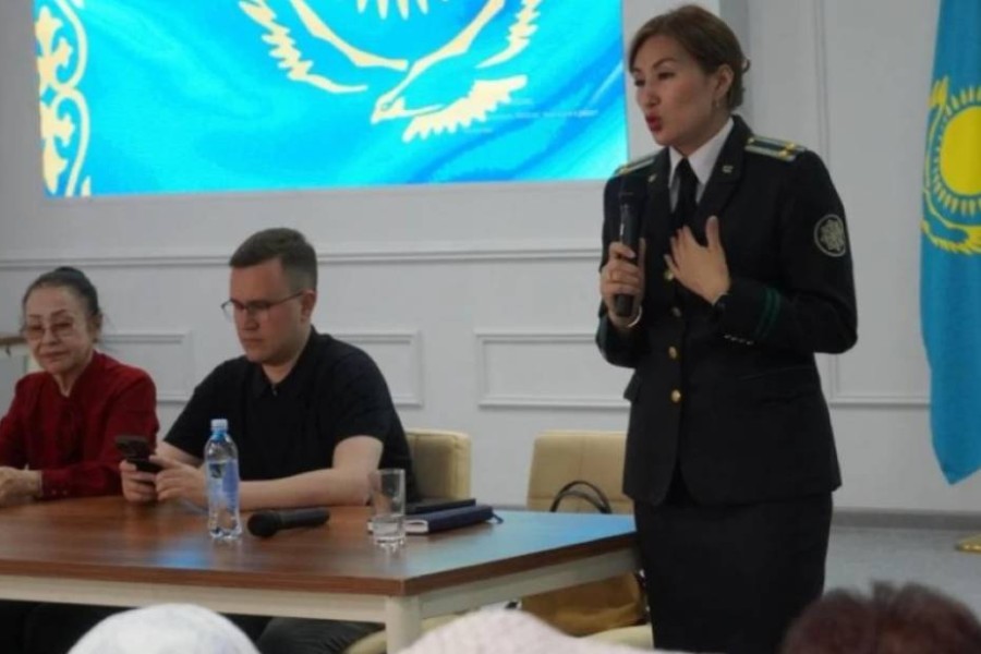 Астаналық зейнеткерлерге интернет-алаяқтардан қорғану жолдары түсіндірілді