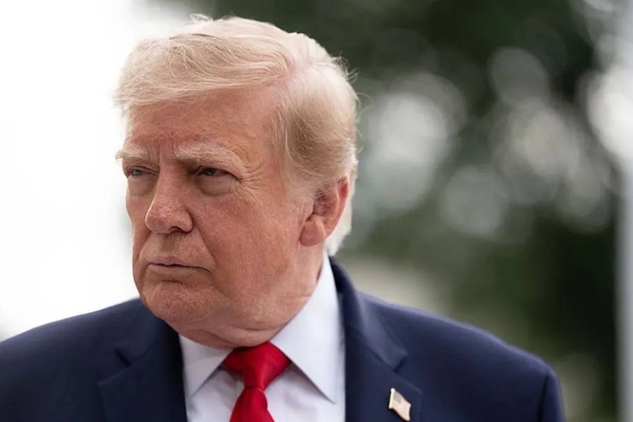Трамп Путин мен Зеленскийді бетпе-бет кездесуге шақырды