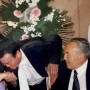 "Бір күліп, бір жылап..." – Мақпал Жүнісова марқұм Заманбек Нұрқаділовтің еш жерде жарияланбаған видеосын көрсетті
