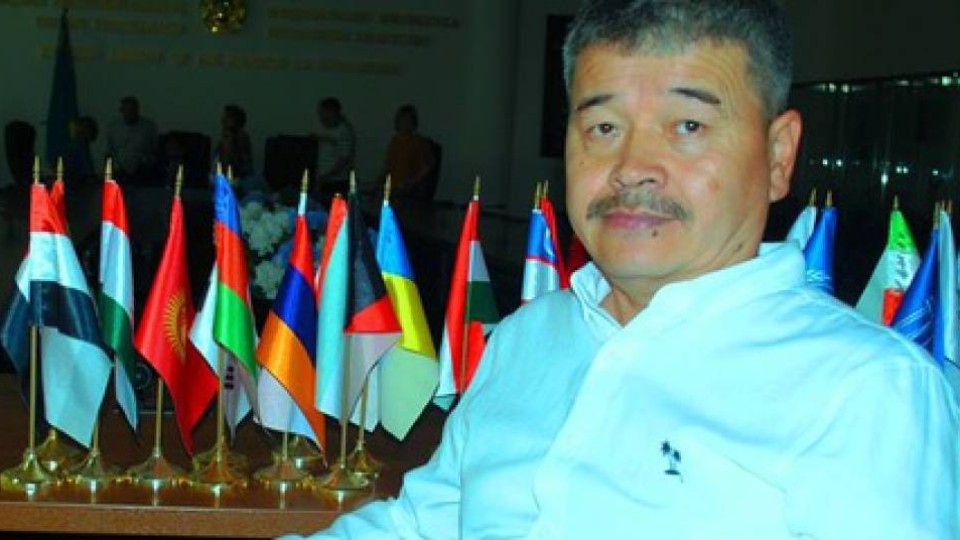 «Сіздікі жеңіл жөтел деді…» — Ақын, сазгер Қайрат Дүйсен дүниеден озды.