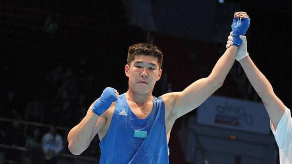 Бекзат Нұрдәулетовке Toyota Camry көлігі сыйға тартылды.