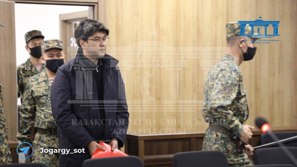 Бишімбаев жазасын қатаң режимдегі колонияда кімдермен бірге өтейді.