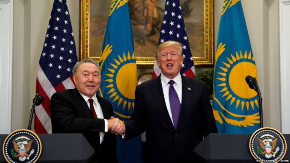Трамп Қазақстан мектептерінде ағылшын тілін оқытуды жетілдіруге көмектеспек.