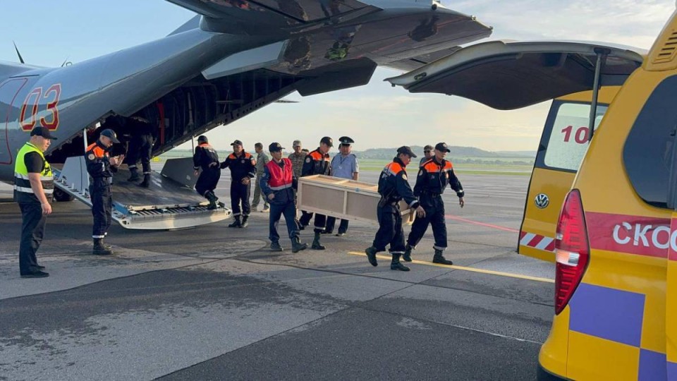 Қырғызстанда қаза тапқан балалардың денелері Өскеменге арнайы бортпен жеткізілді.
