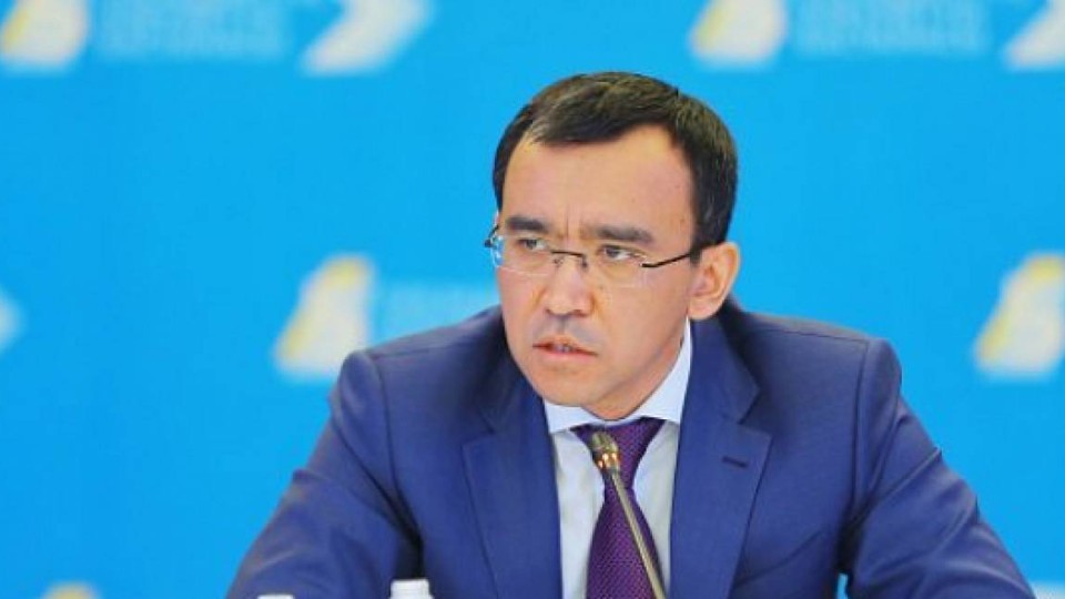 Әшімбаев журналистерді «жертөлеге қамап» қойды.