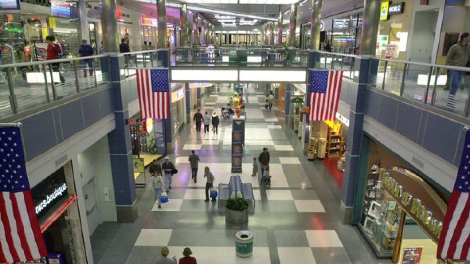 Электронды коммерцияның дамуына байланысты АҚШ-та 20-25% сауда орталықтары жабылады.