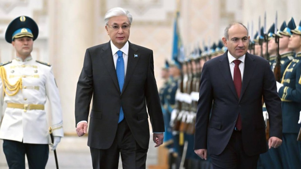 Тоқаев Армения Премьер-министрімен келіссөз жүргізді