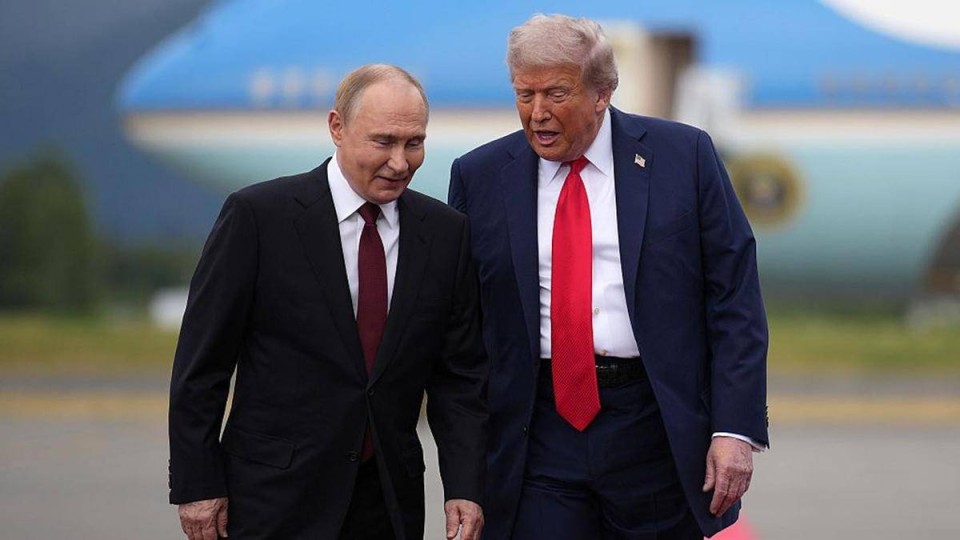 Соғыс тоқтай ма? Трамп өз адамдарын Ресей мен Украинаға келіссөзге жіберді