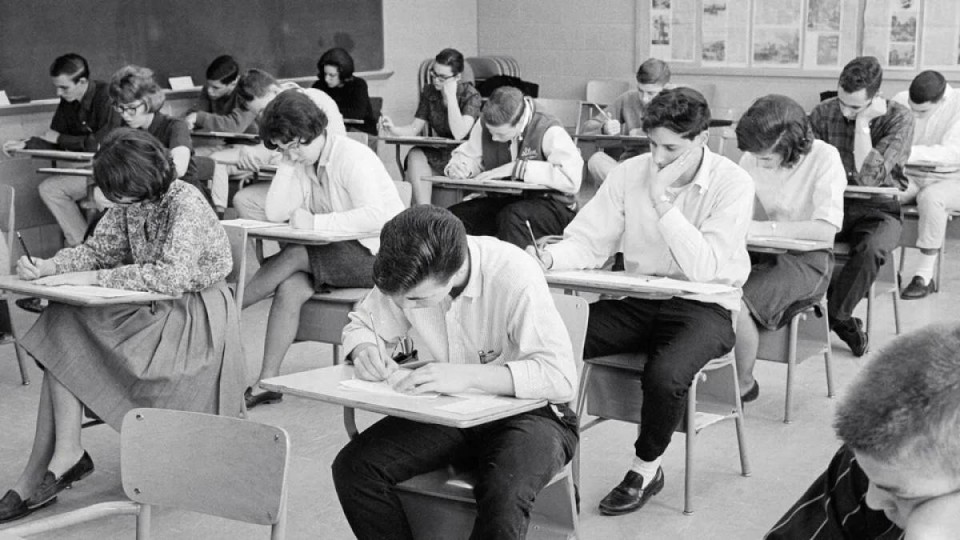 Бай елдер – технологияны шектеуде, кедей елдер – цифрландыруға асық. Неге?