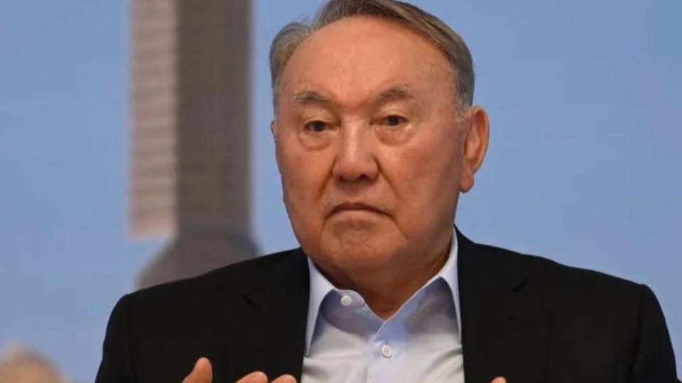 "Ауырмаңыз, Нұрсұлтан аға!": Назарбаевқа арналған жазба желіде талқыға түсті