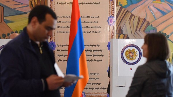Арменияда кезектен тыс парламент сайлауы өтіп жатыр