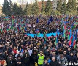 Оппозиция митингісіне мыңдаған адам жиналды