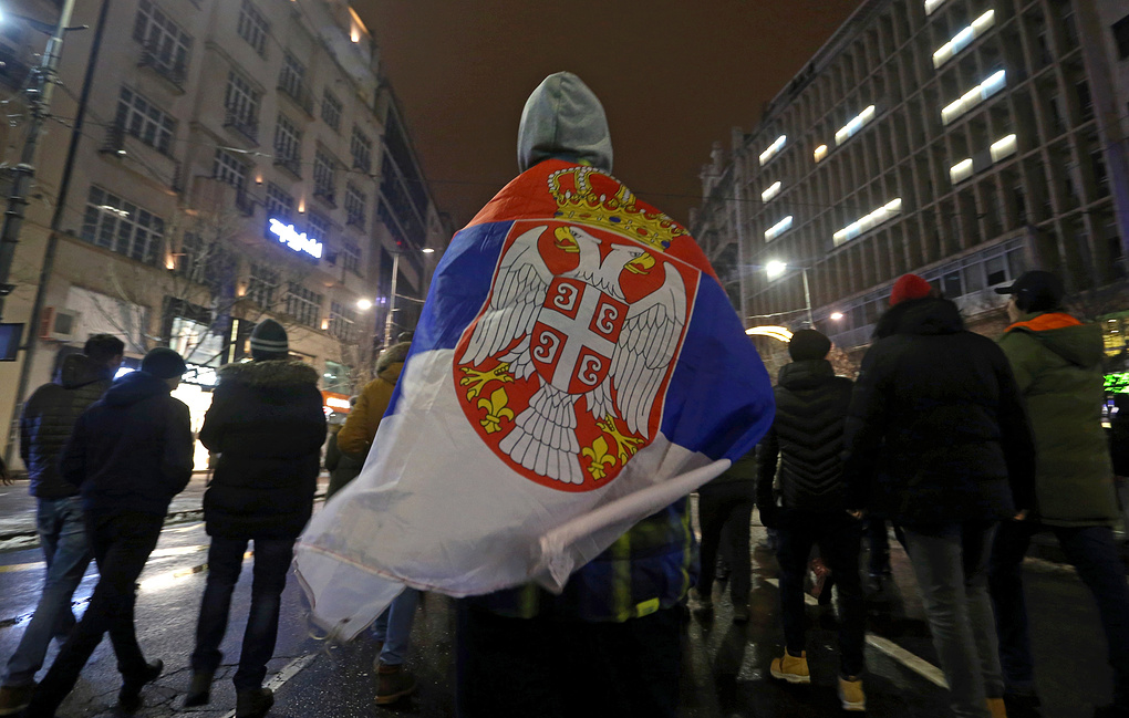 Президенттің қызметінен кетуін талап еткен митингіге мыңдаған адам қатысты (видео)