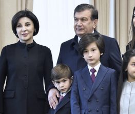 Өзбекстанда баласына президенттің атын қойған отбасы сыйлық алды
