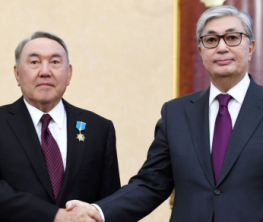 Назарбаев халық пен Тоқаевтың алдында ант беруге міндетті