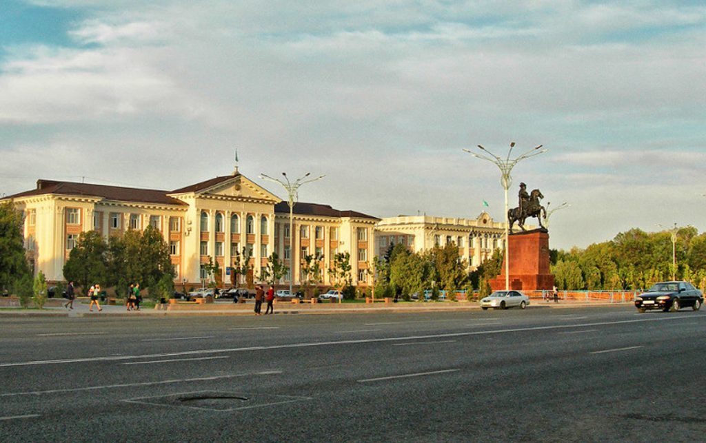 Тараз қаласындағы «Достық» алаңын Назарбаевтың атына беру туралы шешім талқылауға шығарылды