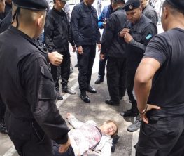 Полиция Алматыда отызға жуық адамды ұстады