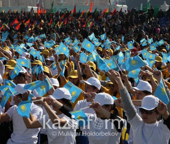 «Қоғамдық кұндылығымыздың бәрі саяси жүйемен бірге іріп-шіріген»