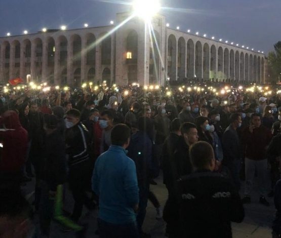Бішкек: Митинг кезінде 686 адам зардап шекті